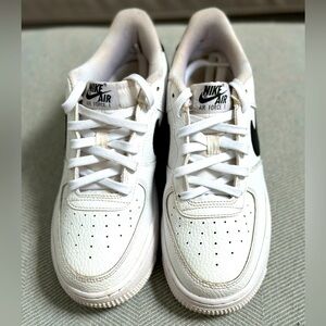 Nike Air Force 1 ‘07 White/Black. Size 6 Youth